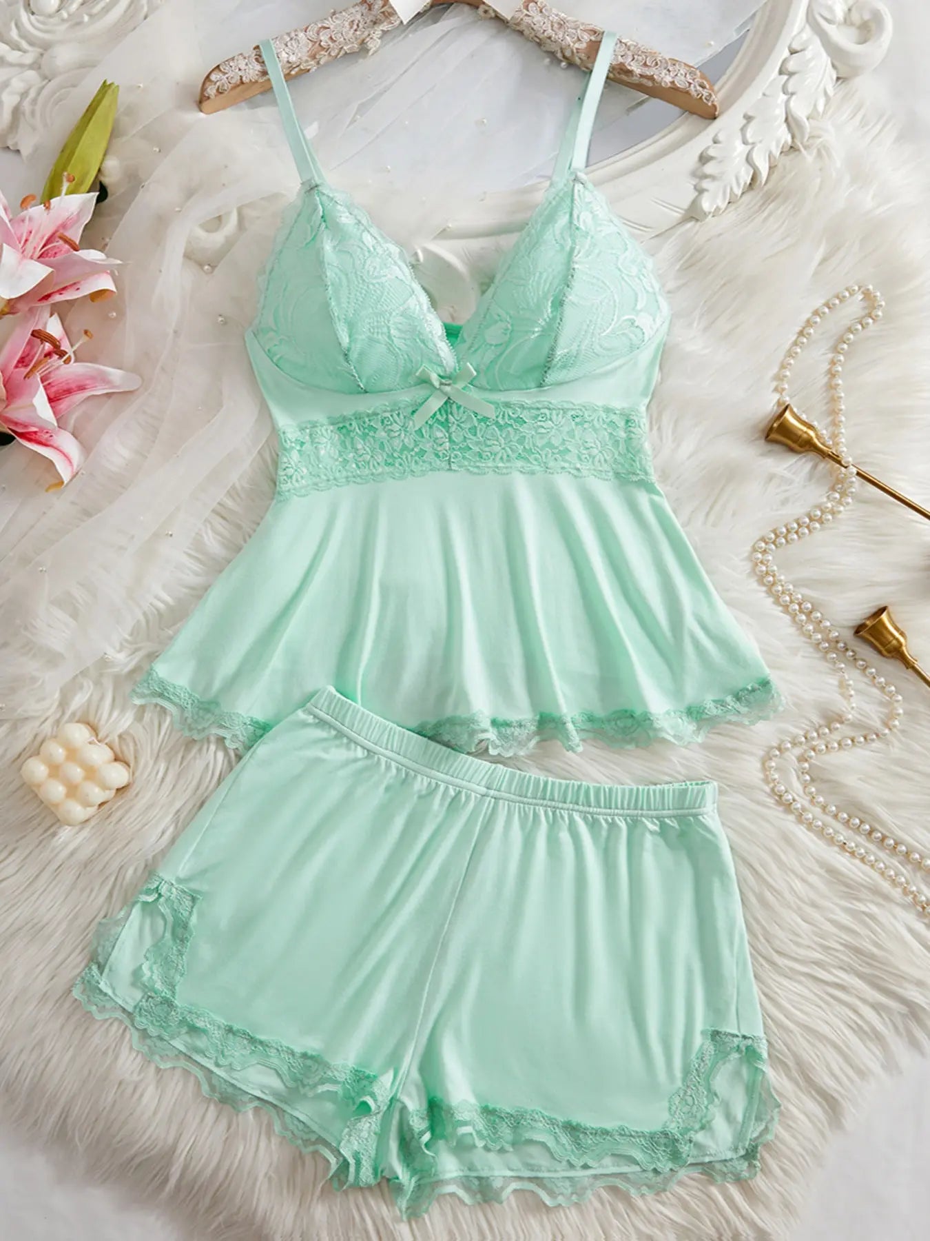 Women's Solid Color Lace Trim Spaghetti Strap Cami Top & Shorts Pyjama Two-piece Set
